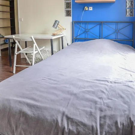Beautiful Bright Apt Near Pierre De Geyter Square Apartment *